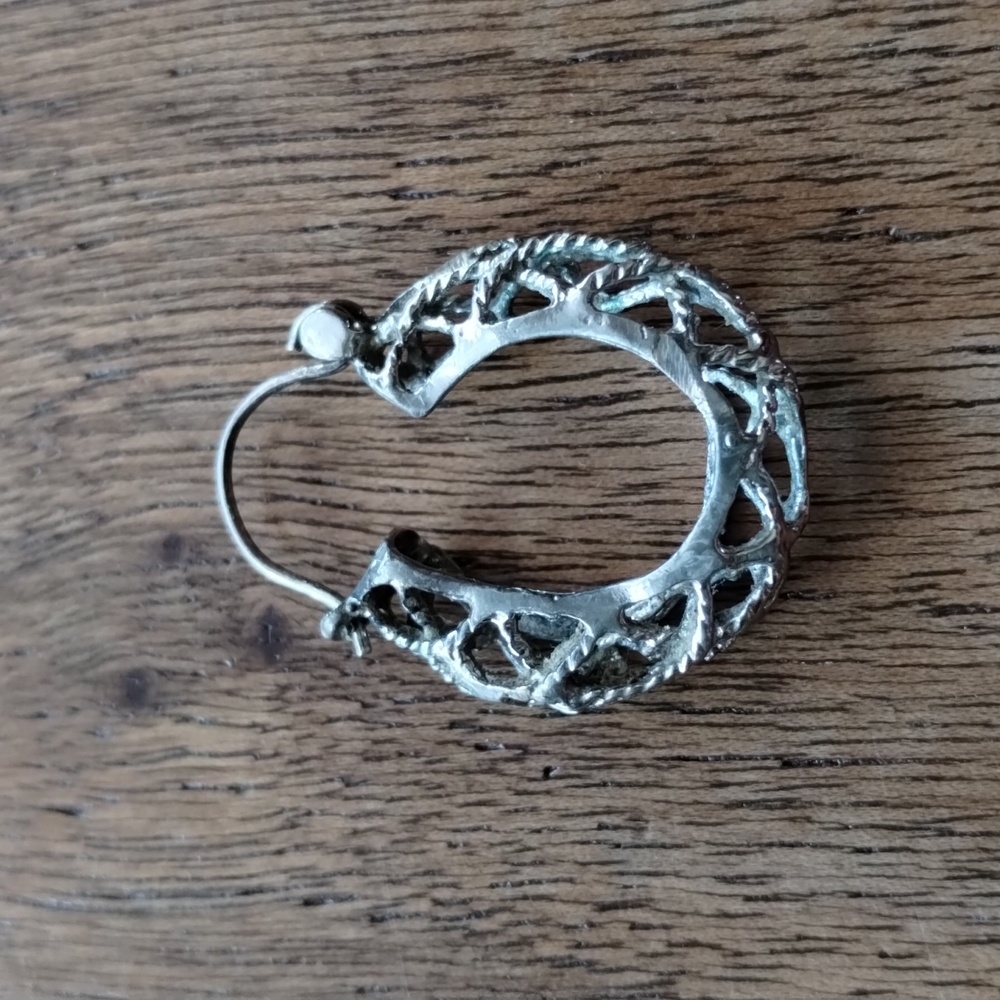 Filigree Earring - Picture 2 of 2
